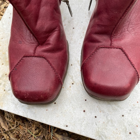 Burgundy leather boots - Picture 7 of 8